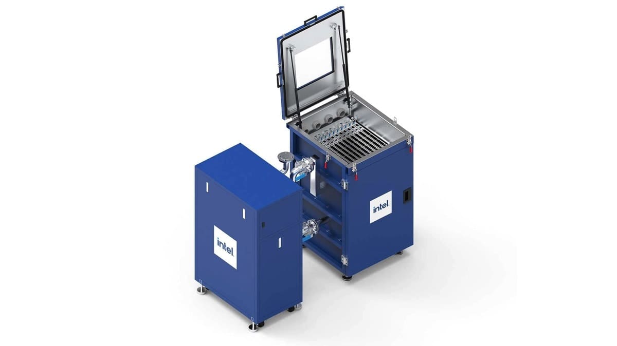 newsroom-immersion-cooling.jpg.rendition.intel_..original.jpeg